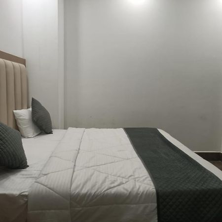Hotel Whitehouse Ac Family Room Agra  Esterno foto