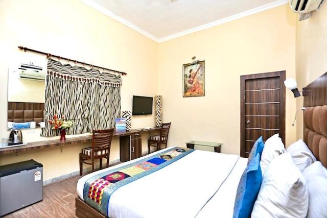 Hotel Whitehouse Ac Family Room Agra  Esterno foto
