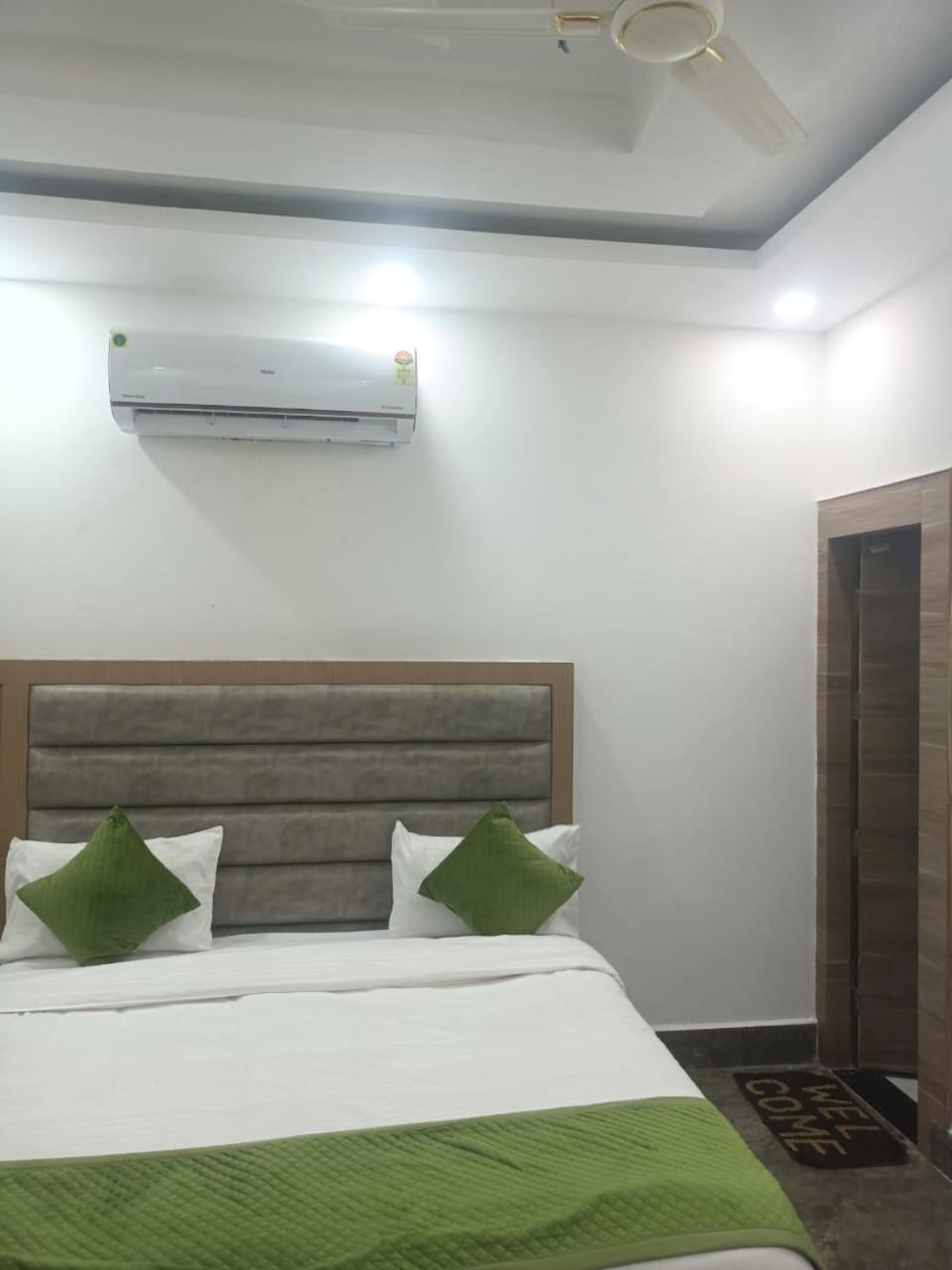 Hotel Whitehouse Ac Family Room Agra  Esterno foto