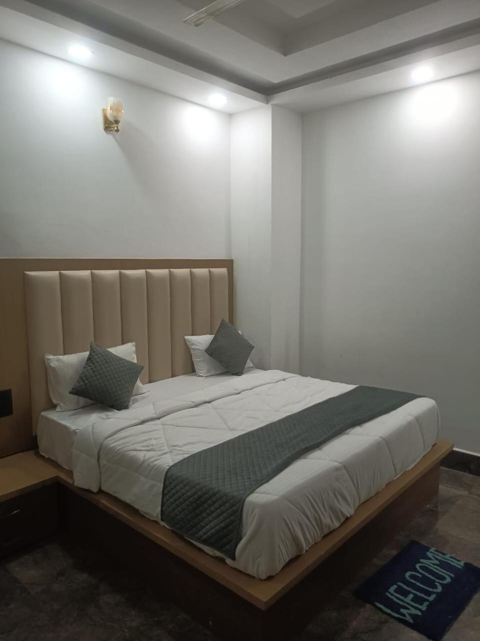 Hotel Whitehouse Ac Family Room Agra  Esterno foto