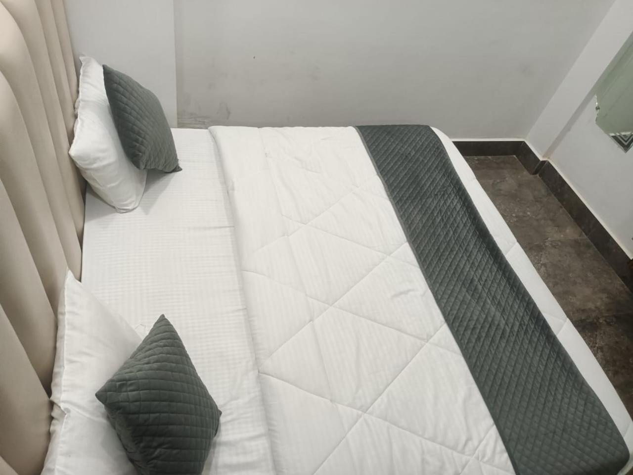 Hotel Whitehouse Ac Family Room Agra  Esterno foto