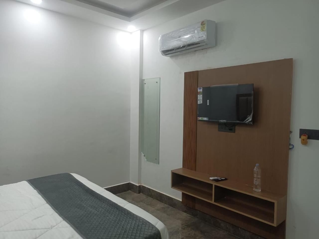 Hotel Whitehouse Ac Family Room Agra  Esterno foto